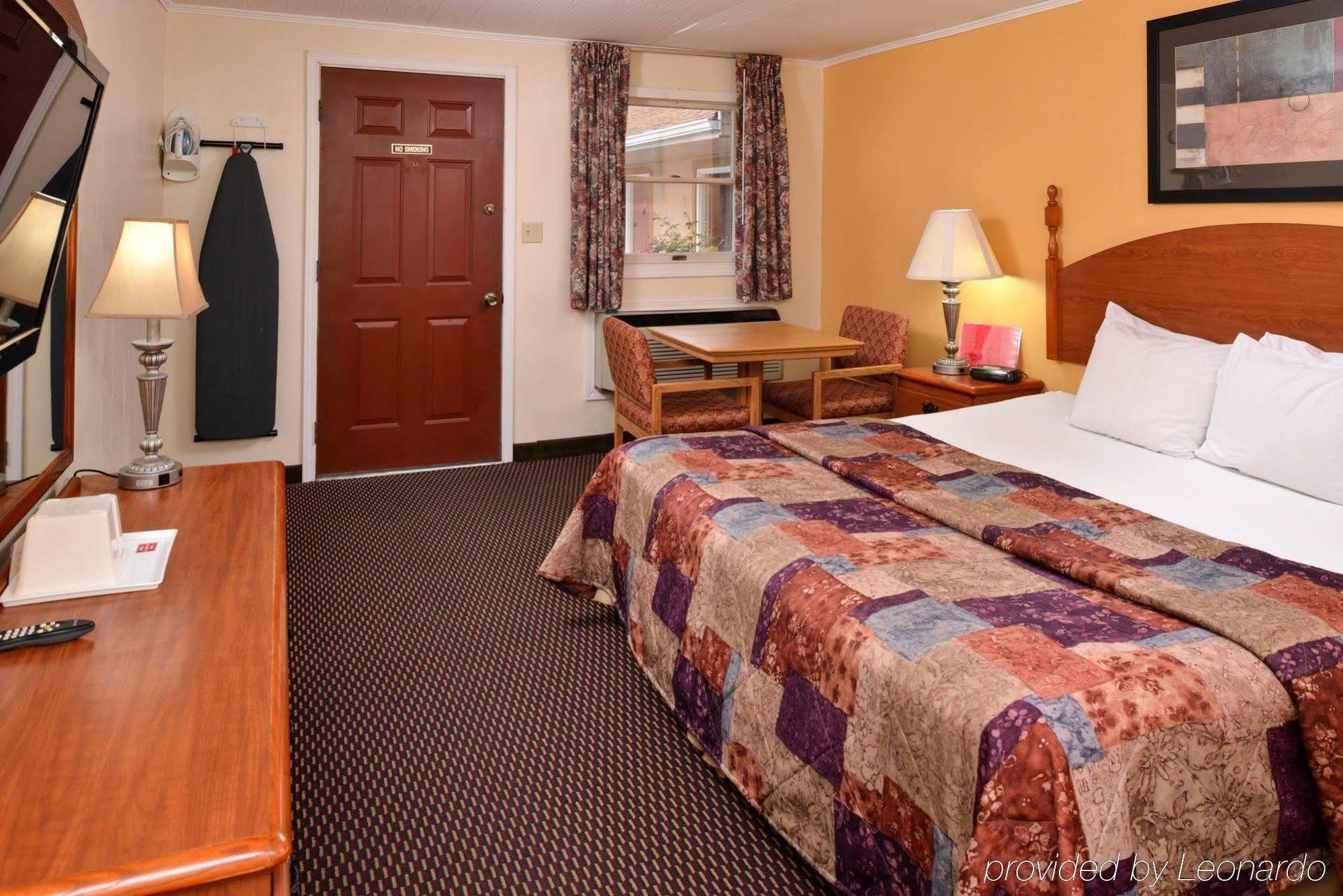 Motel Red Carpet